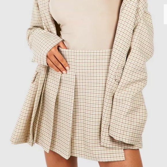 Boohoo Blazer Set - Picture 2 of 5